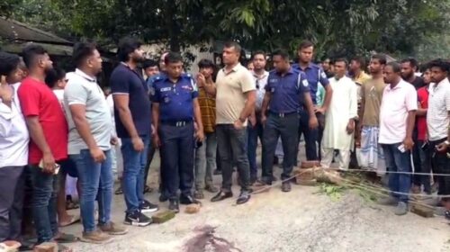 Bullets fired indiscriminately to release the banned Chhatra League leader in Rupganj: Businessman shot.