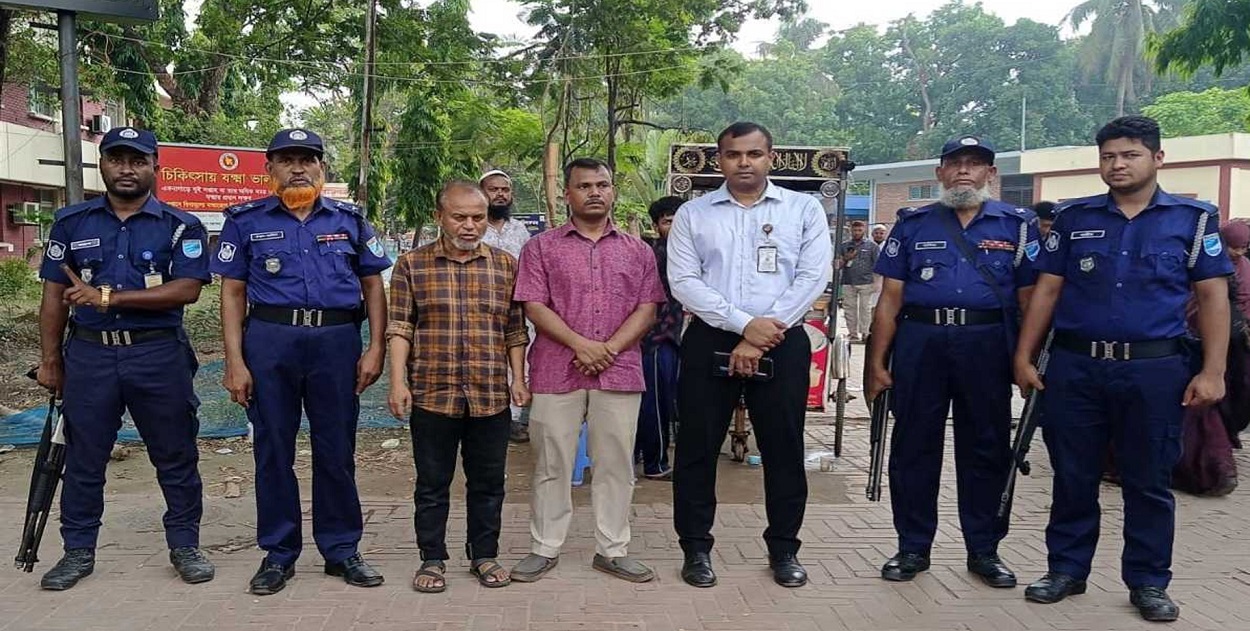 Strict district administration against the broker gang: 2 brokers arrested from the 300-bed hospital in Khanpur.