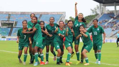 Rituporna's double goal takes Bangladesh to the main round of the Asian Cup.